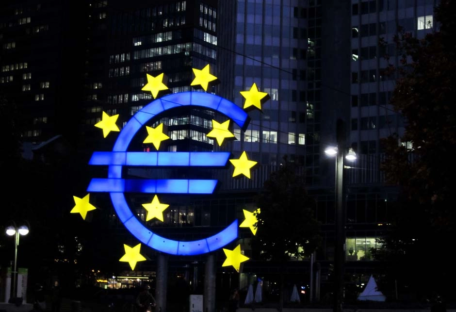 Dolar je ojačao, eura skliznuo